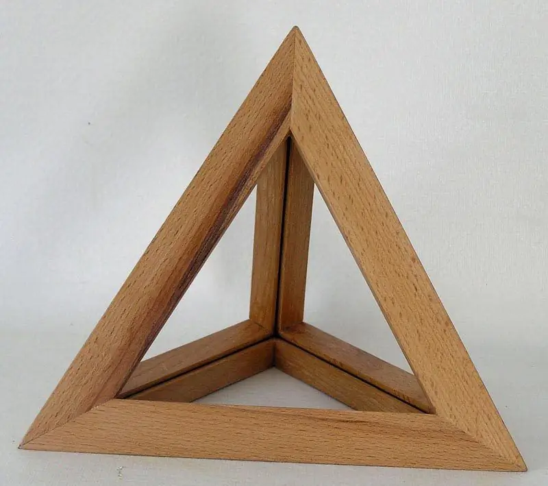 trekantet pyramide