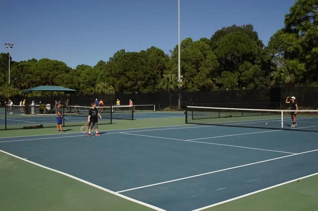 Tennisspelare på banan